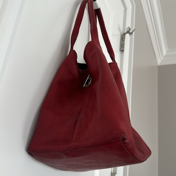 Vintage Montebello Italian-made Handbag - Picture 5 of 12